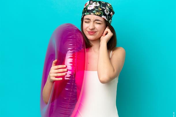 Yüzücü Kulağı: Yüzmenin Gölgesindeki Bir Tehlike - Thumbnail